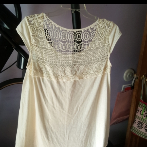 4 tops - Picture 4 of 16